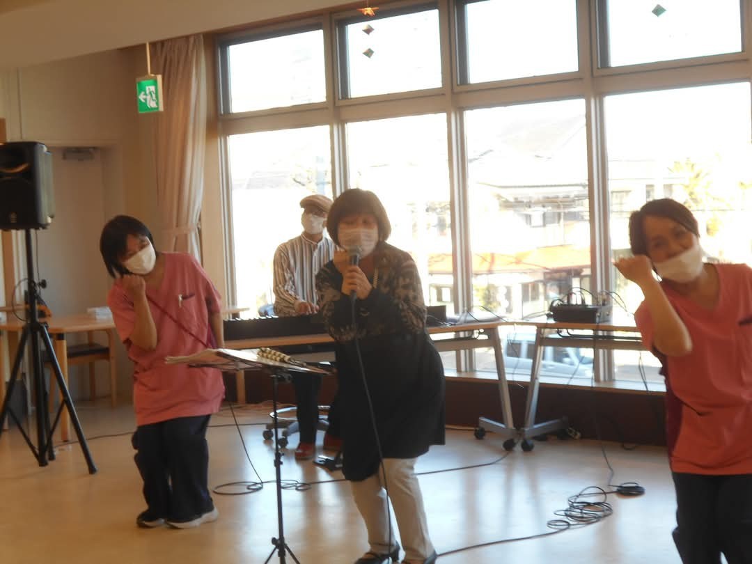 ♪和音コンサート♪　♬イルアカーサで最もご高齢の利用者様のお誕生会を開催しました♬