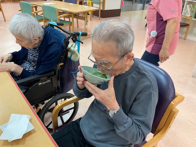 『お茶会』（講師　表千家教授　金丸順子様）