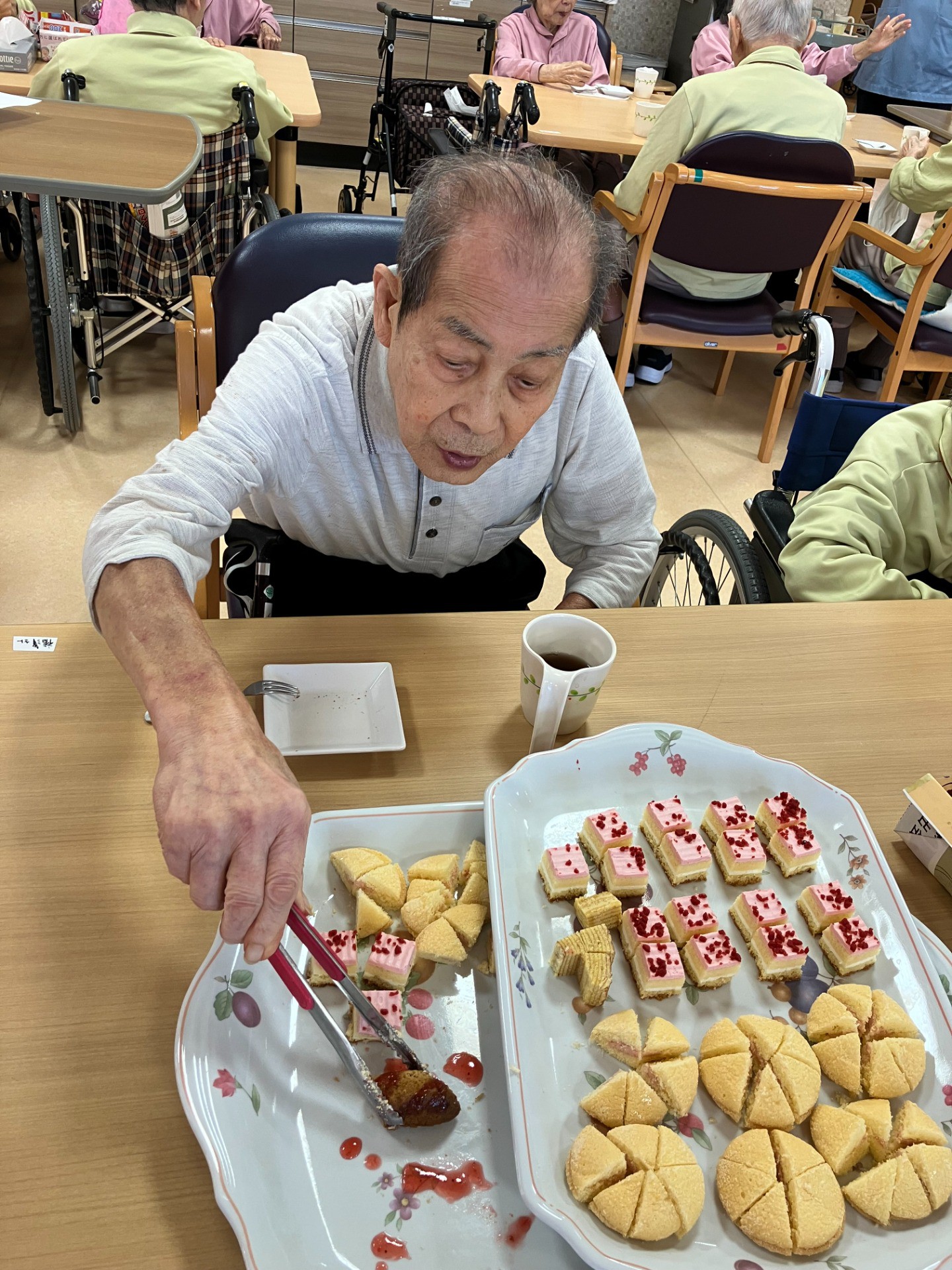 ～敬老会前夜祭 第三弾～ 🍰おやつバイキング🍰
