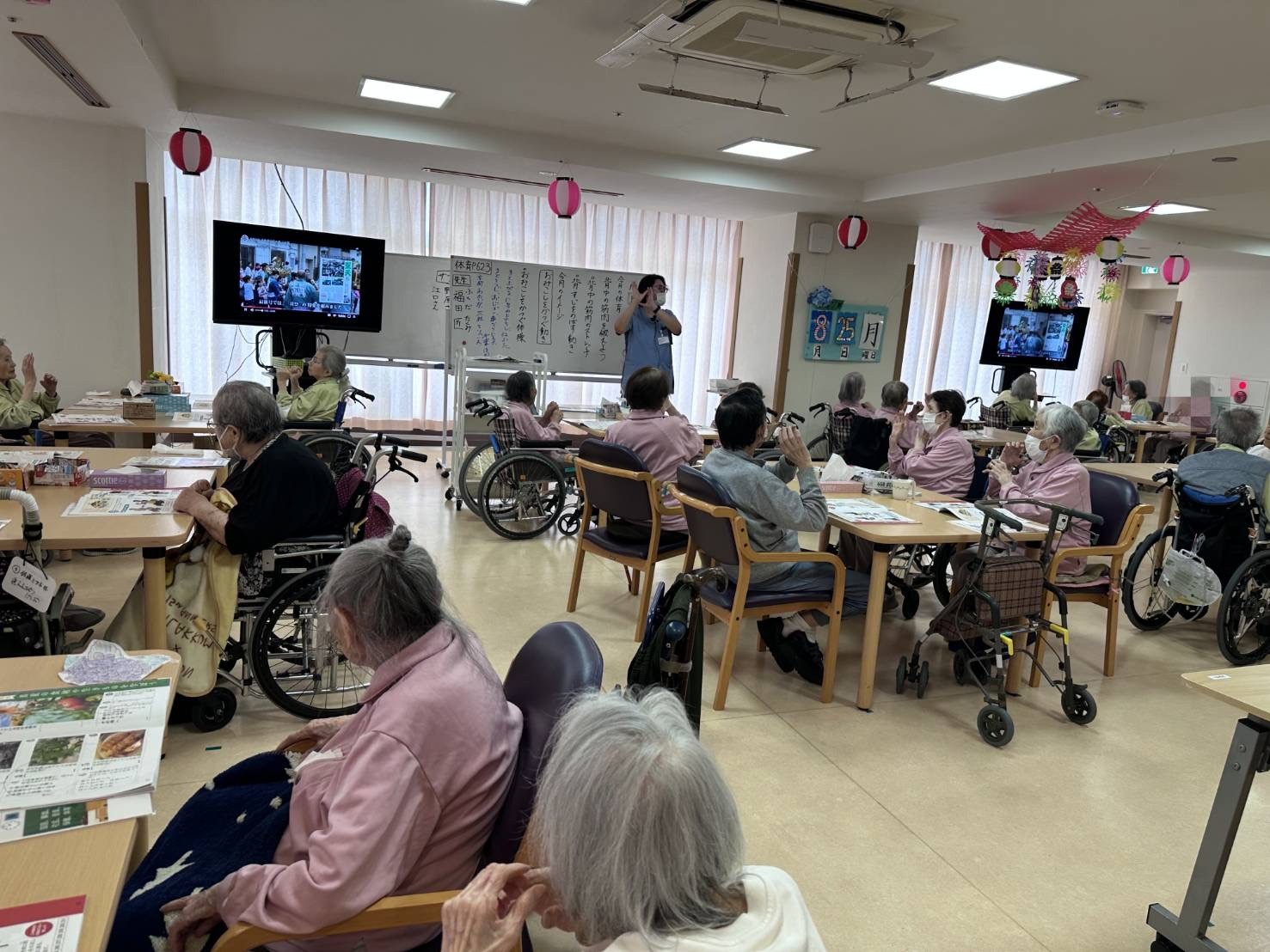 学校形式アクティビティ「おとなの学校」療法士による体育