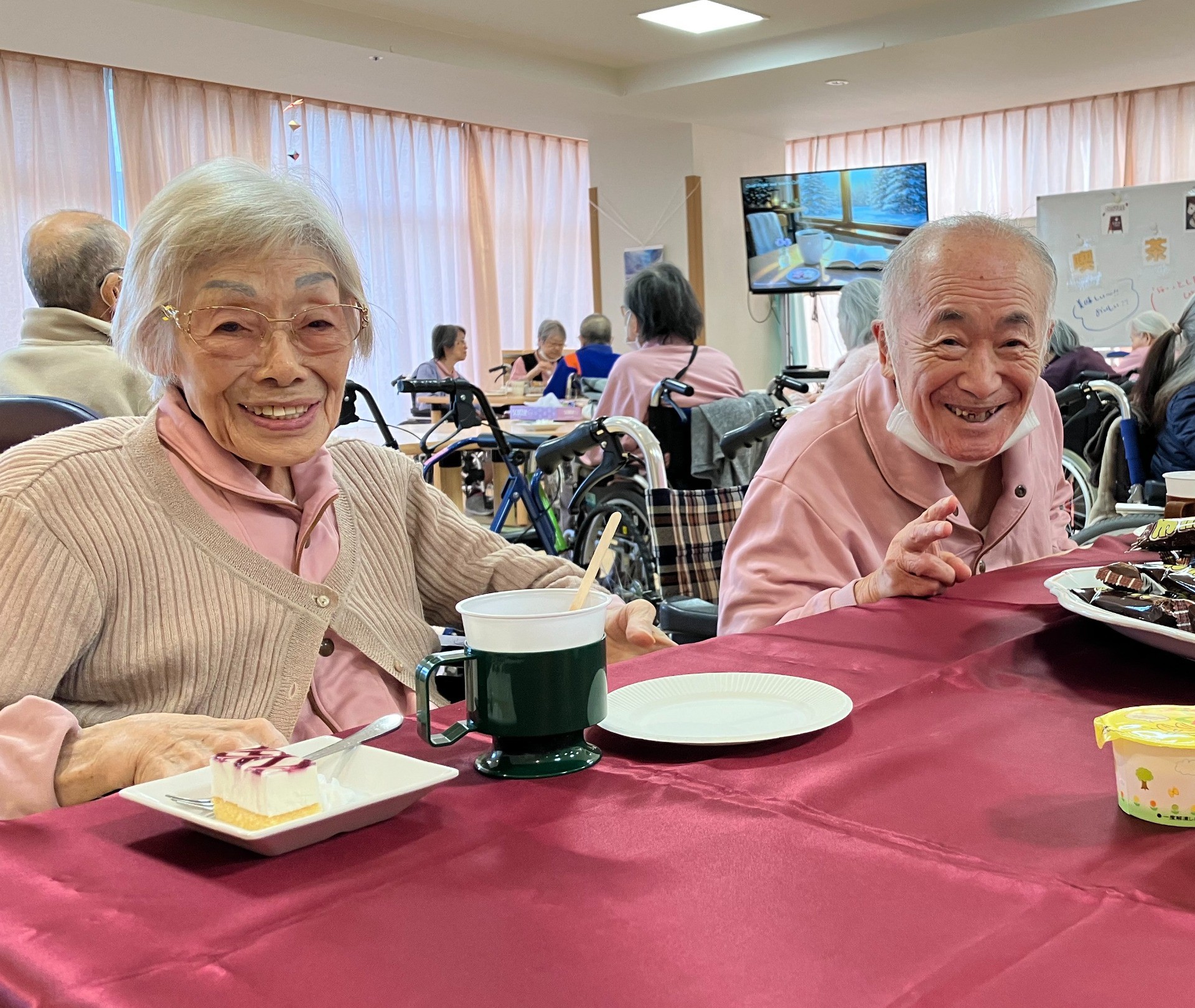 ☕冬のひとときに、ほっと一杯 〜喫茶イルアカーサOPEN〜☕