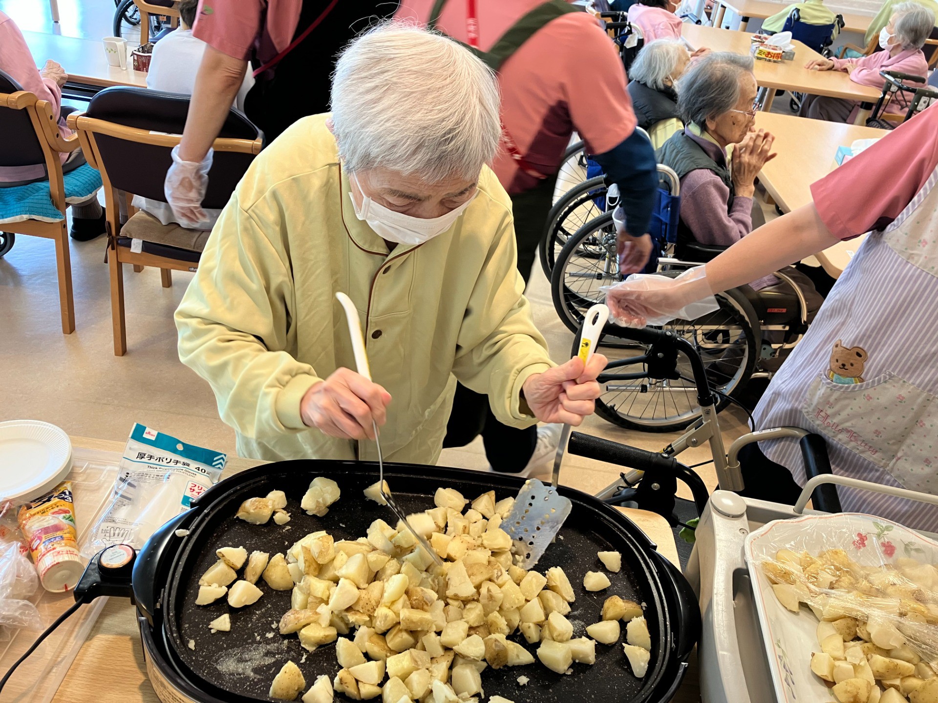 掘りたて！ホクホクじゃがいもパーティーに笑顔満開！