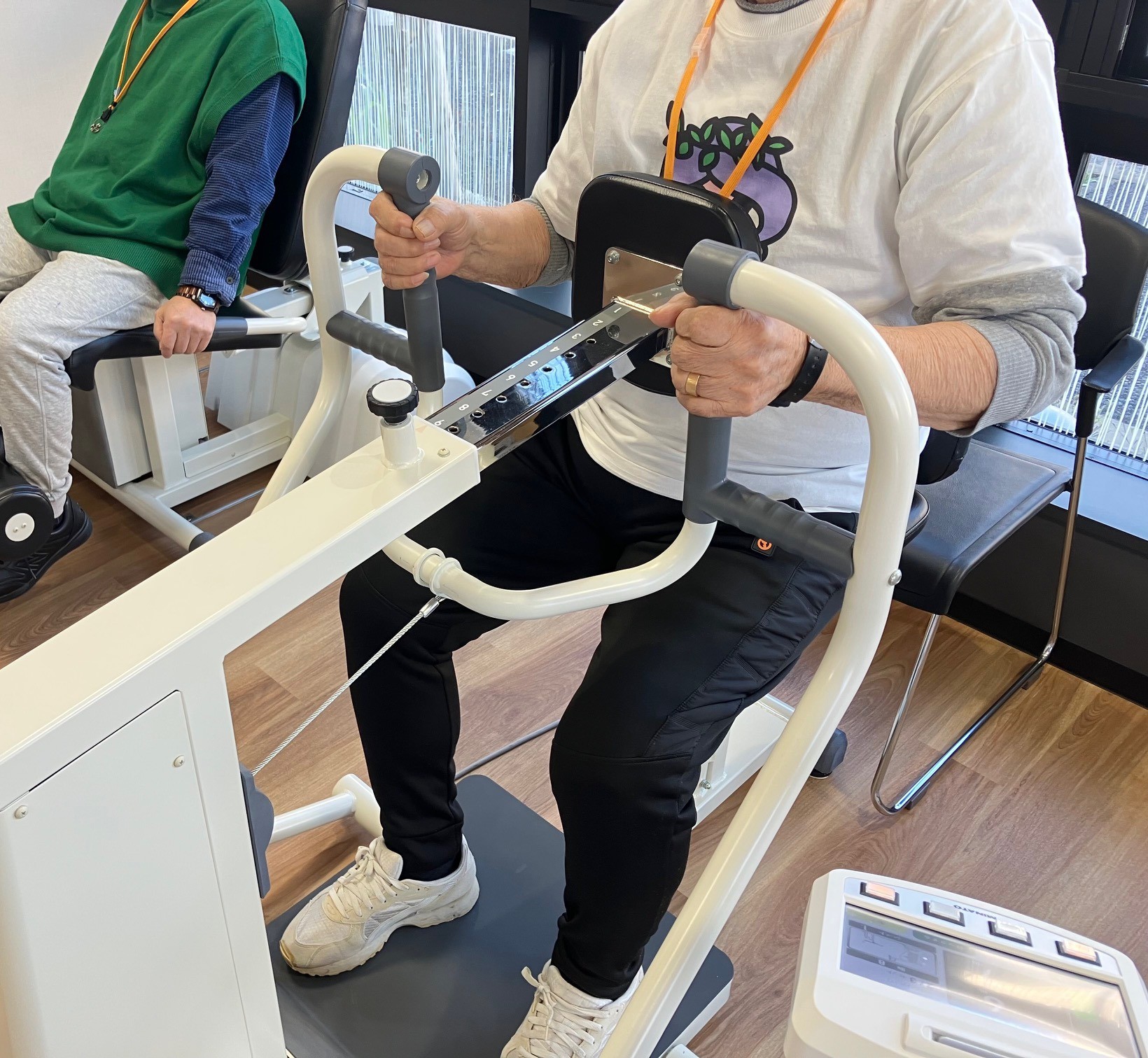 いきいき倶楽部等潤」のメイントレーニング機器のご紹介 ～レッグ 